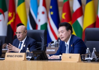 尹, 한·아프리카 정상회의 참석 4개국 정상과 양자회담  
