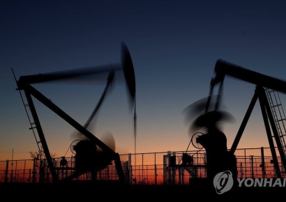 유가, 더 오르거나 내리거나…엇갈린 전망
