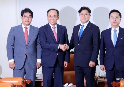 [포토] '원 구성' 막판 협상 나선 여야 원내대표