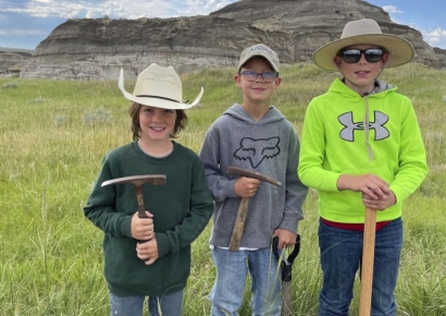 "티라노 화석 발견했어요"…美 소년 3인방의 발굴 일지