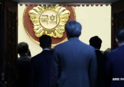 [포토] 22대 국회 첫 본회의 참석하는 의원들