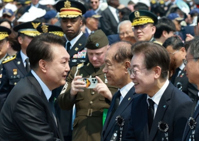 현충일 추념식 참석한 이재명·조국 “채해병 억울함 밝히는 게 현충일 정신”