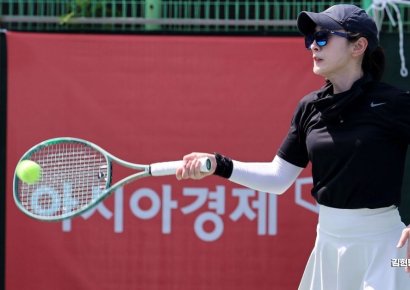 [포토] 가볍게 포핸드로!