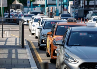 "요금 안 내도 되니까 빨리 가세요" 깨우던 택시기사 폭행하고 운전대 뺏은 만취 승객