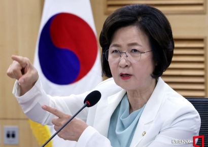 추미애 "응급실 파견 군의관, 4명중 1명은 부대 돌아가겠다 해"