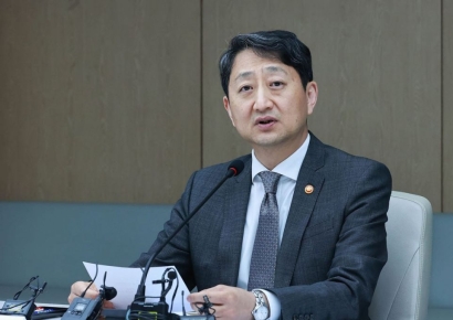 안덕근 장관, 한·미·일 첫 산업장관회의 참석차 방미…"첨단산업·청정에너지 협력 강화"