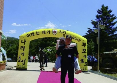 "훈련병 중 우리 아들만 없어…누가 책임지나" 어머니의 절규