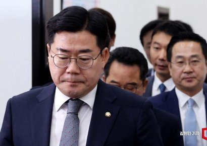 [포토] 정책조정회의 참석하는 박찬대 원내대표