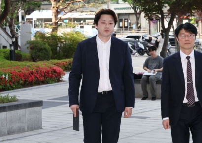 "수련 포기, 2020 배신, 불통"… 전공의 요지부동인 이유 