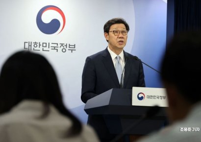 [포토] 의료개혁특위 회의 결과 발표하는 노연홍 위원장