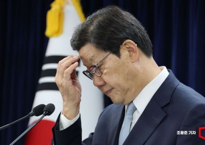 [포토] 생각에 잠긴 노연홍 위원장