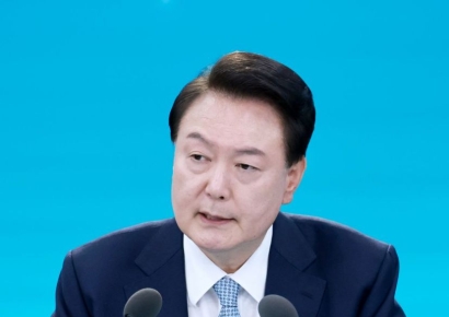 尹대통령, 화성 화재에 "인명 수색·구조에 총력" 긴급지시