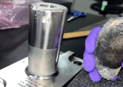 "지붕 뚫고 들어온 우주쓰레기에 가족 다칠 뻔"…나사에 1억 소송