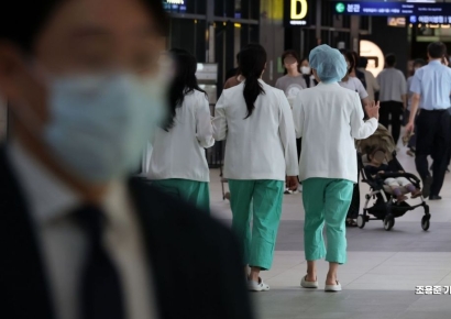 정부 "2026학년도 의대 정원…9월까지 인력 추계방안 확정"