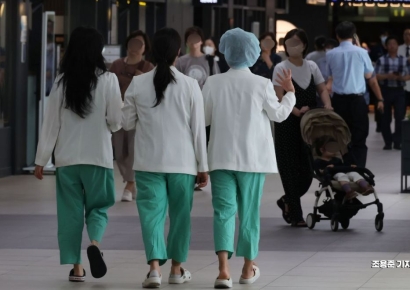 [포토] 정상진료, 이동하는 의료진