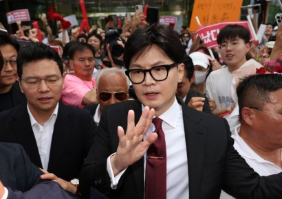 '어대한' 한동훈에 견제 집중…"'한동훈특검법'도 받아야 하나"