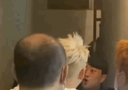 "돈 있으면 한번 쳐봐"…김호중 3년전 몸싸움 영상 공개 '시끌'