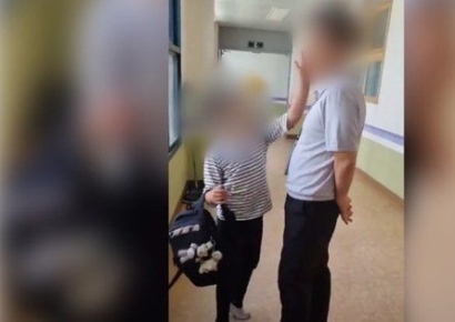 "교감 뺨 때린 초등생 학부모 아동방임죄로 엄벌"…초등교사노조 탄원서 제출
