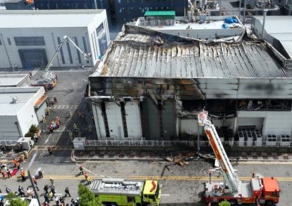 화성 공장 화재 오후 3시께 초진…내부서 시신 8구 발견(상보)