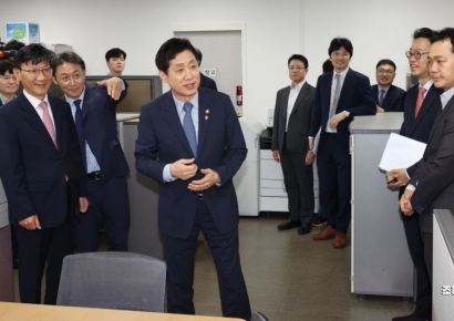 [포토] 김주현 위원장, 디지털금융정책관현판식 참석