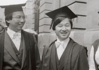 "기숙사 옆방 동양인, 일본 왕족이라 놀랐는데 지금은 일왕이에요"