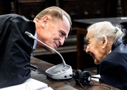 "홀로코스트는 사상 최고 거짓말"… 95살 독일 여성 결국 징역형