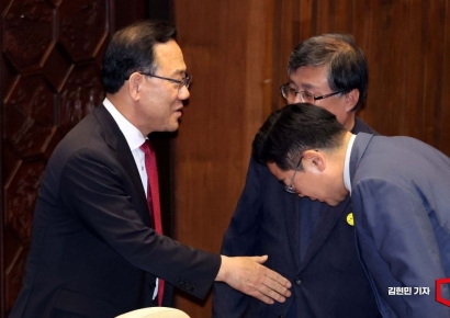 국회부의장·7개 상임위원장 선출…개원 28일만에 원구성 완료(종합)