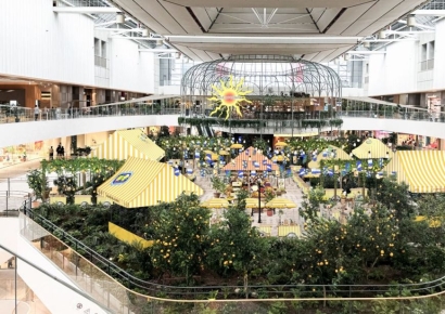 伊 휴양지 옮겨온 현대百…비수기 반전 카드 꺼냈다