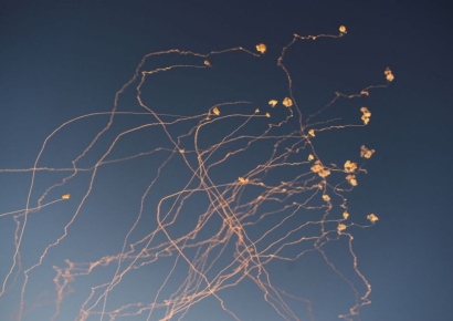 헤즈볼라, 이스라엘 북부에 로켓 40발 공격…전면전 위기