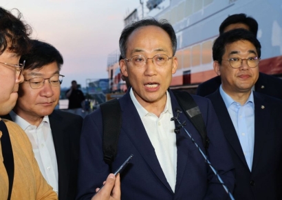 추경호, 원내 복귀 고심…당 안팎 "첩첩산중 갇힌 입장"