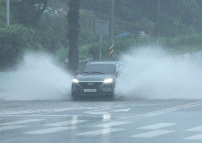 가로수 꺾이고 반지하집 침수…전국 비 피해 속출