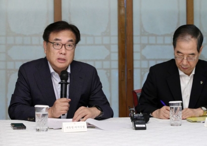 정진석 비서실장 "野, 국회법 무시…제복 입은 군인·장관까지 겁박"