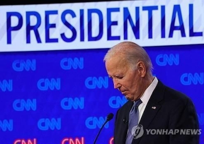 토론 부진 원인은 시간대 탓? "바이든, 오후 4시 이후엔 피로감 느껴"