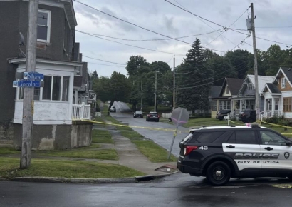 美경찰, '모형 권총' 든 13세 소년 사살…"모두의 비극"