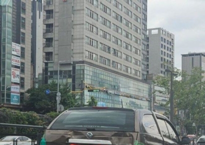 "후미등에 청테이프 '덕지덕지'…도로 달려도 괜찮나요?"