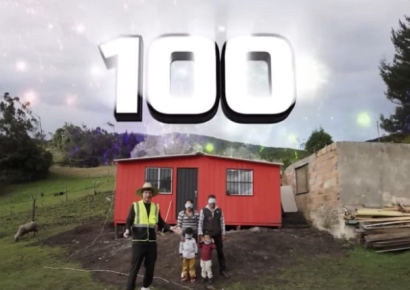 빈민촌 찾아가 "집 비워달라"던 유튜버 1위…새집 100채 줬다