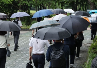 [내일날씨] 중부지방 많은 비… 최대 100㎜ 이상