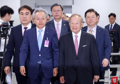 [포토] 국회 찾은 경제단체, 노동조합법 개정 반대