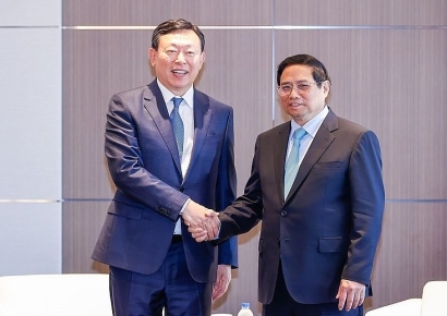 신동빈, 베트남 공략 통했다…롯데 '1조 프로젝트' 본궤도 오르나