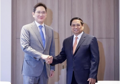 베트남 총리 만난 이재용 "디스플레이에 3년간 집중 투자"