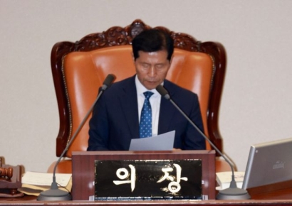 與 '채상병특검법' 필리버스터에 '이화영 판결문' 낭독…野 격렬 항의