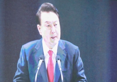 尹, 北에 "감히 대한민국 넘볼 수 없게 한걸음도 안 물러날 것"