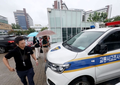 시청역 역주행 운전자 피의자 조사…"브레이크 밟았지만 딱딱했다"  