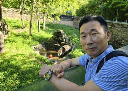 "푸바오 잘 있었니?"…'할부지' 강철원 사육사 석달만에 재회