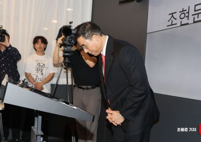 [포토] 인사하는 조현문 전 효성 부회장 