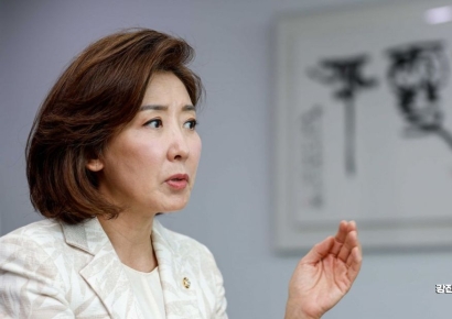 나경원, 尹 구속기소에 "원칙 산산조각 나…공소기각도 검토해야"