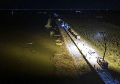 폭우에 무너진 中 2위 담수호…붕괴 제방 200m로 확대(종합)