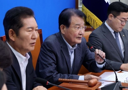 [포토] 발언하는 변재일 의장