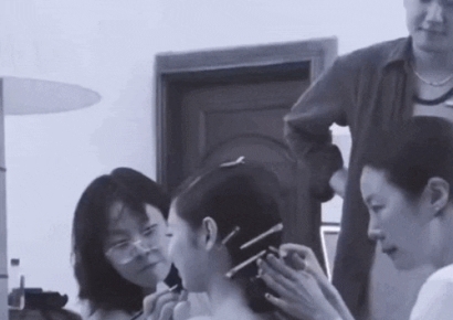 스태프에 뿜은 하얀 연기 뭐지?…'블핑' 제니 실내흡연 의혹