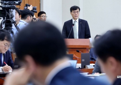 [포토] 이창용 한국은행 총재, 기재위 업무보고